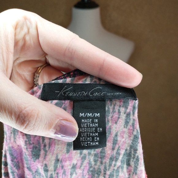 Kenneth Cole Top - Picture 3 of 4